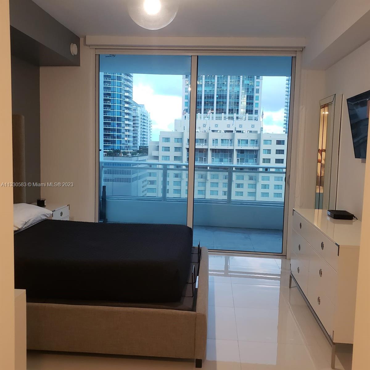 1080 Brickell Ave Unit: 2004