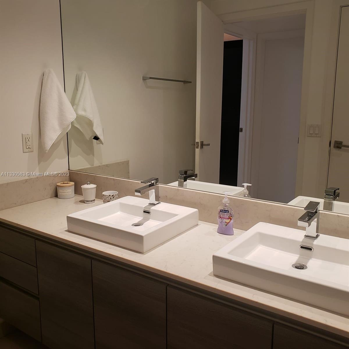 1080 Brickell Ave Unit: 2004