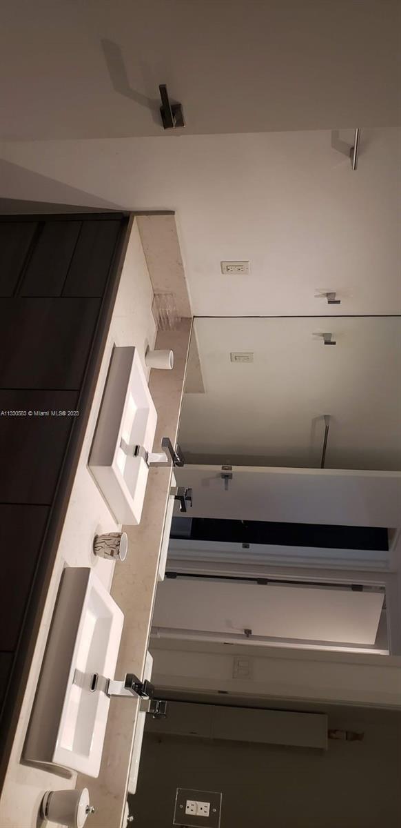 1080 Brickell Ave Unit: 2004