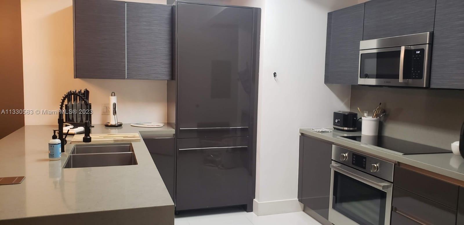 1080 Brickell Ave Unit: 2004