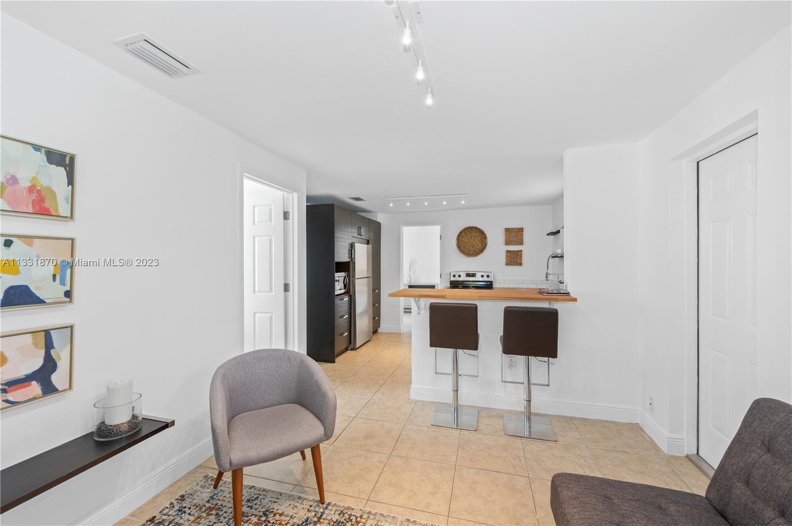 710 NE 87th St Unit: 2