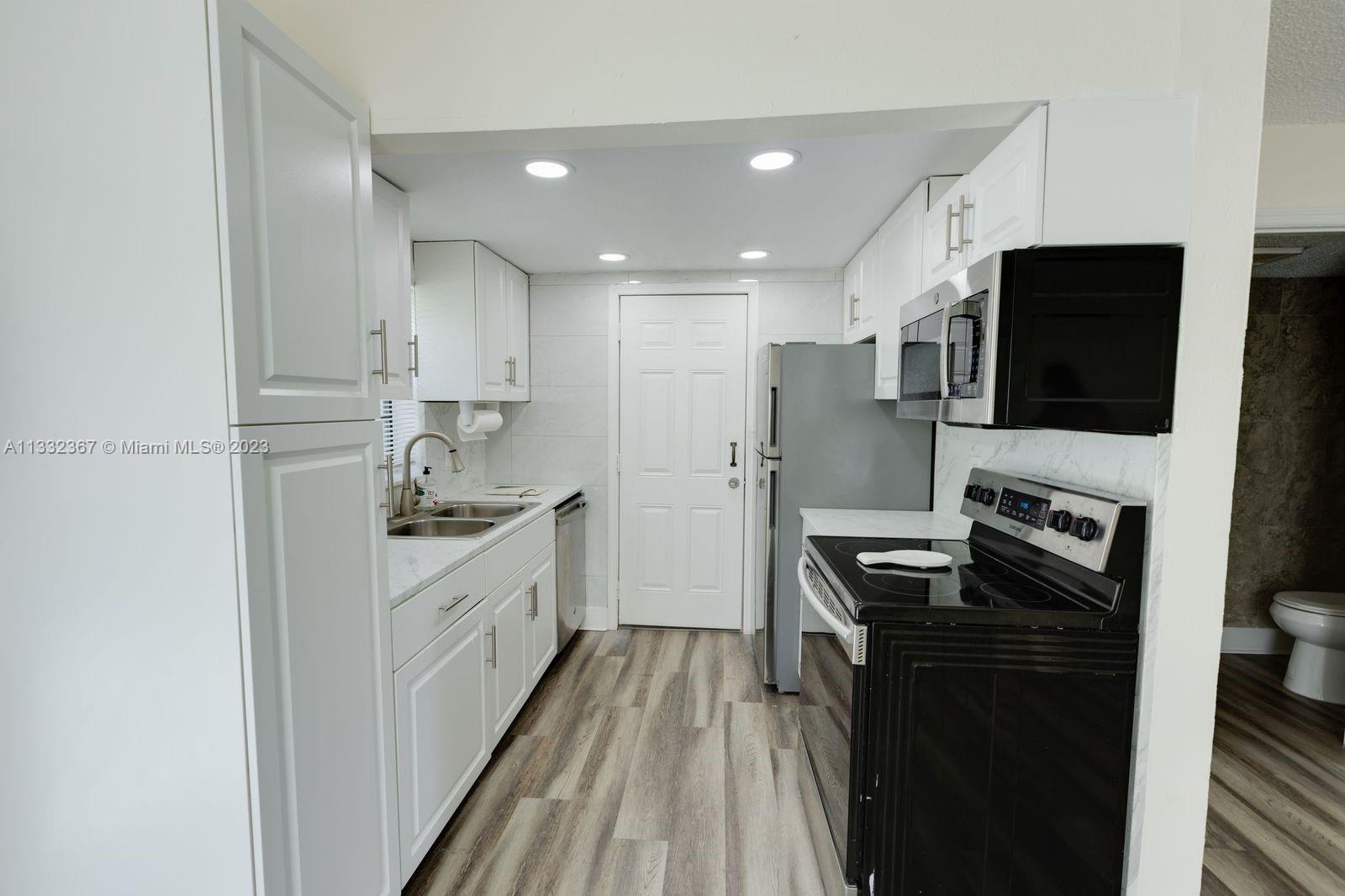 1121 N Andrews Ave Unit: 1121