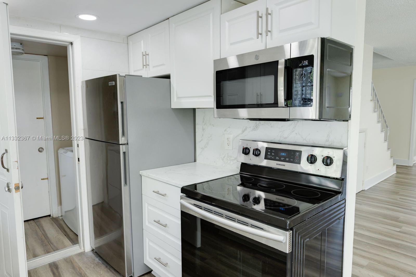 1121 N Andrews Ave Unit: 1121
