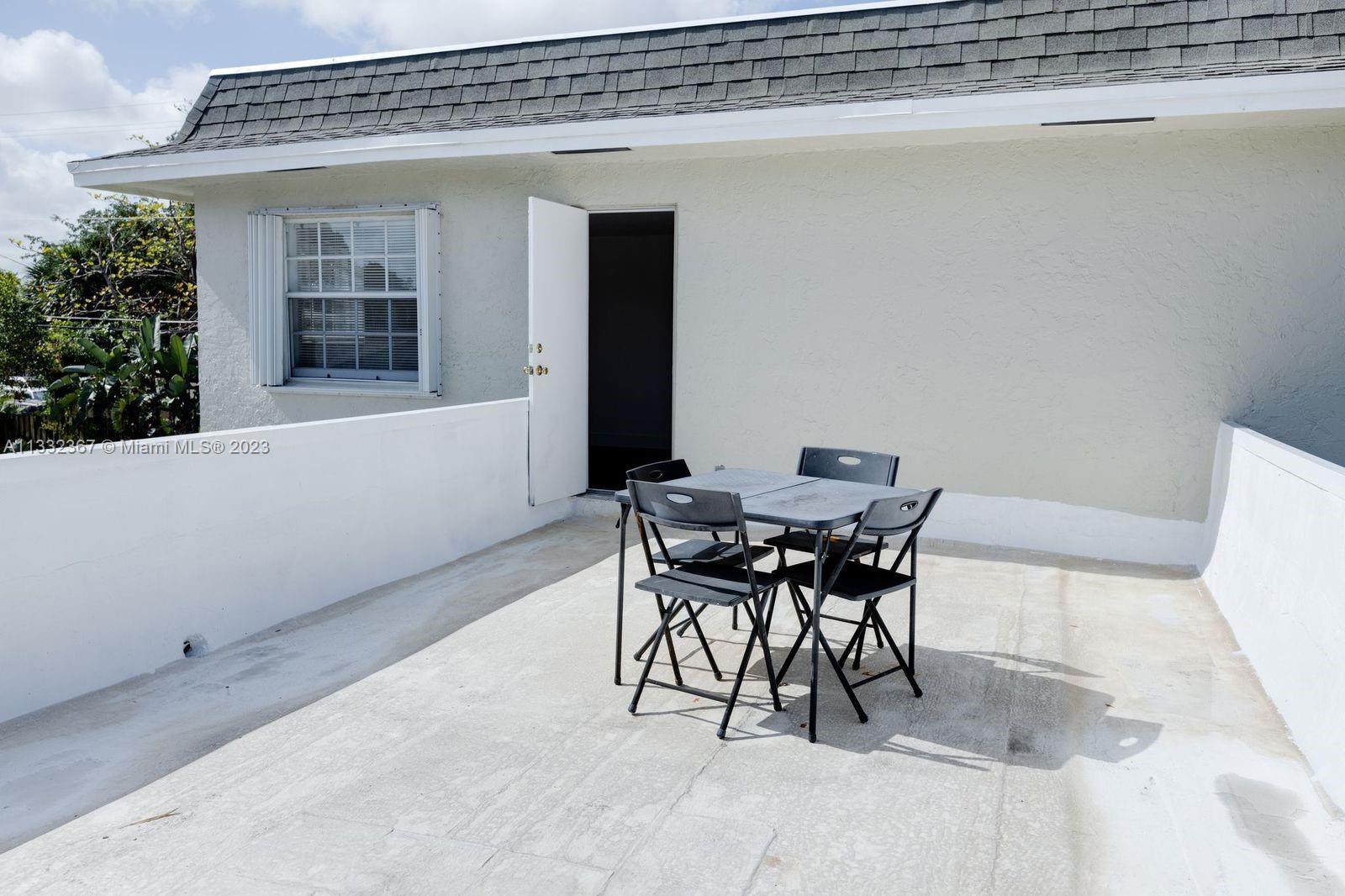 1121 N Andrews Ave Unit: 1121