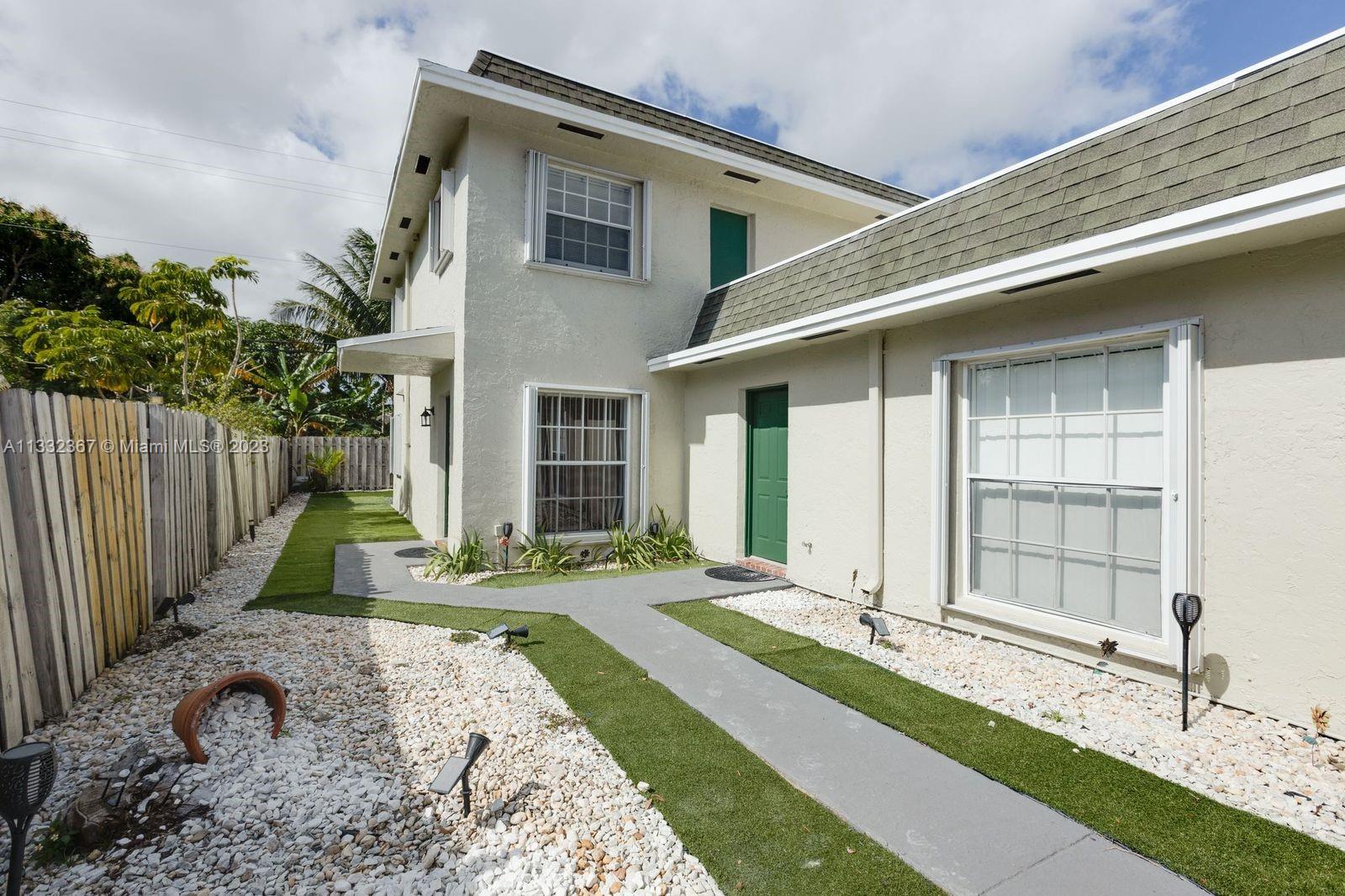 1121 N Andrews Ave Unit: 1121