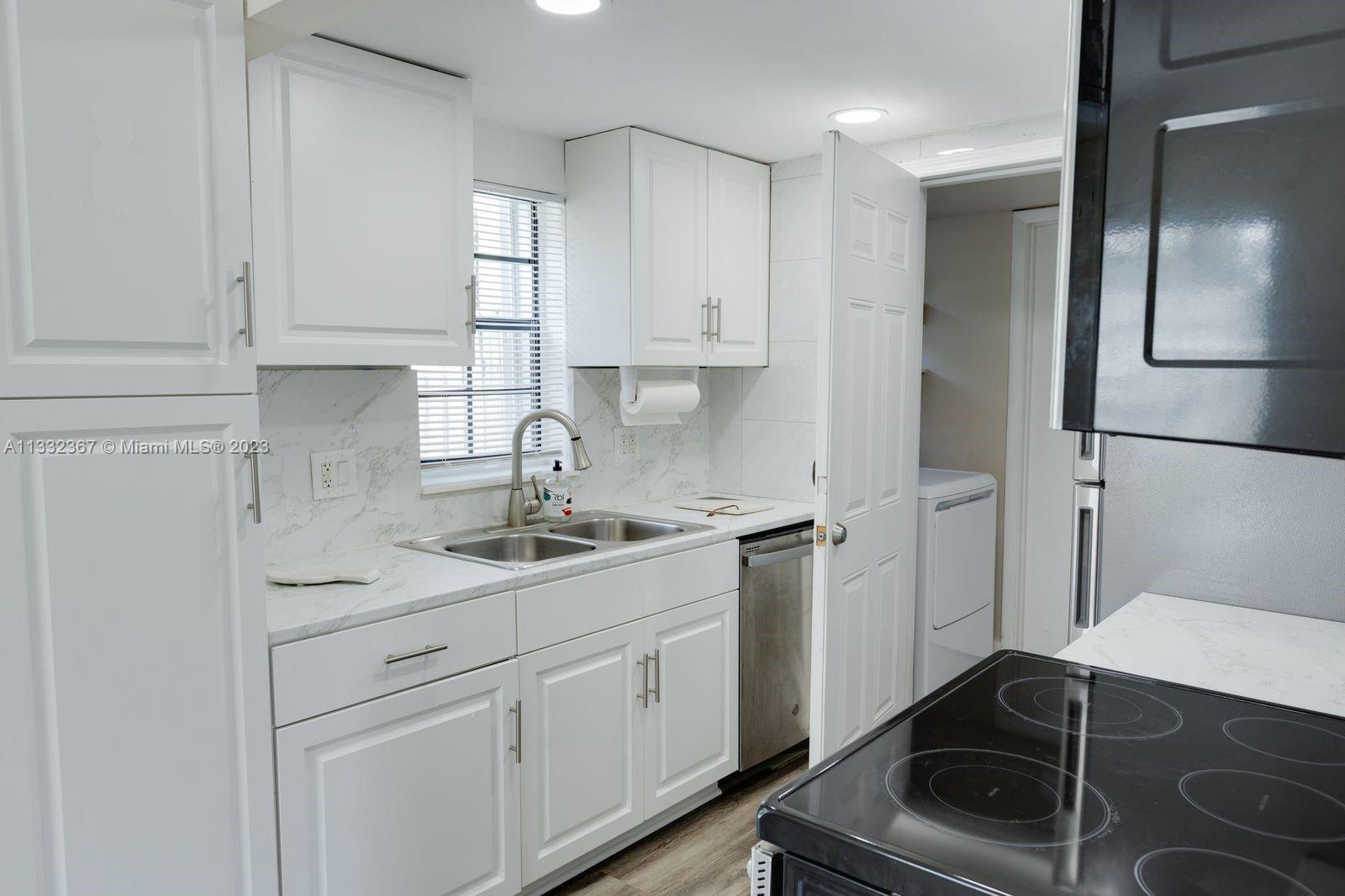 1121 N Andrews Ave Unit: 1121