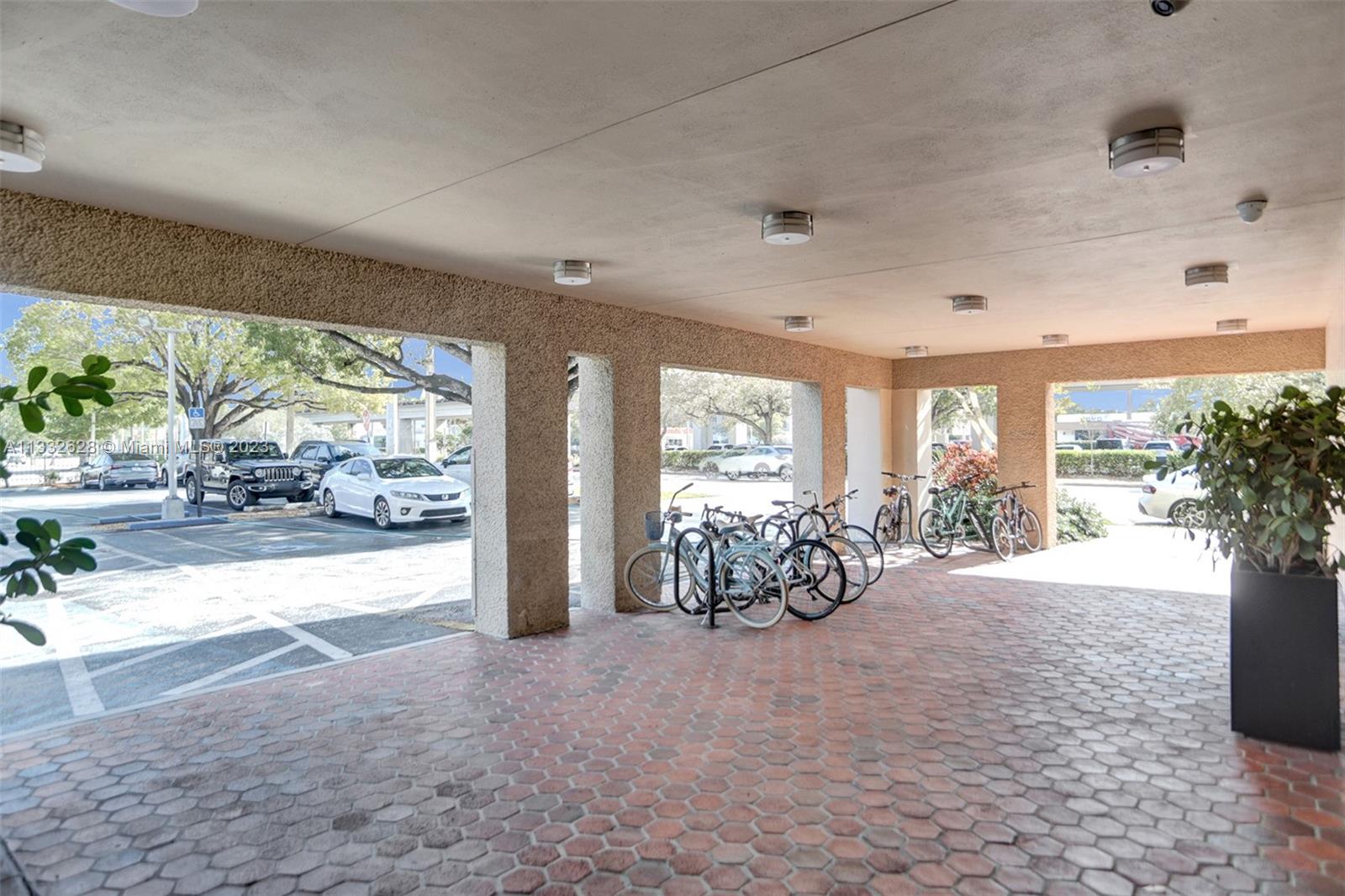 5915 Ponce De Leon Blvd Unit: 64