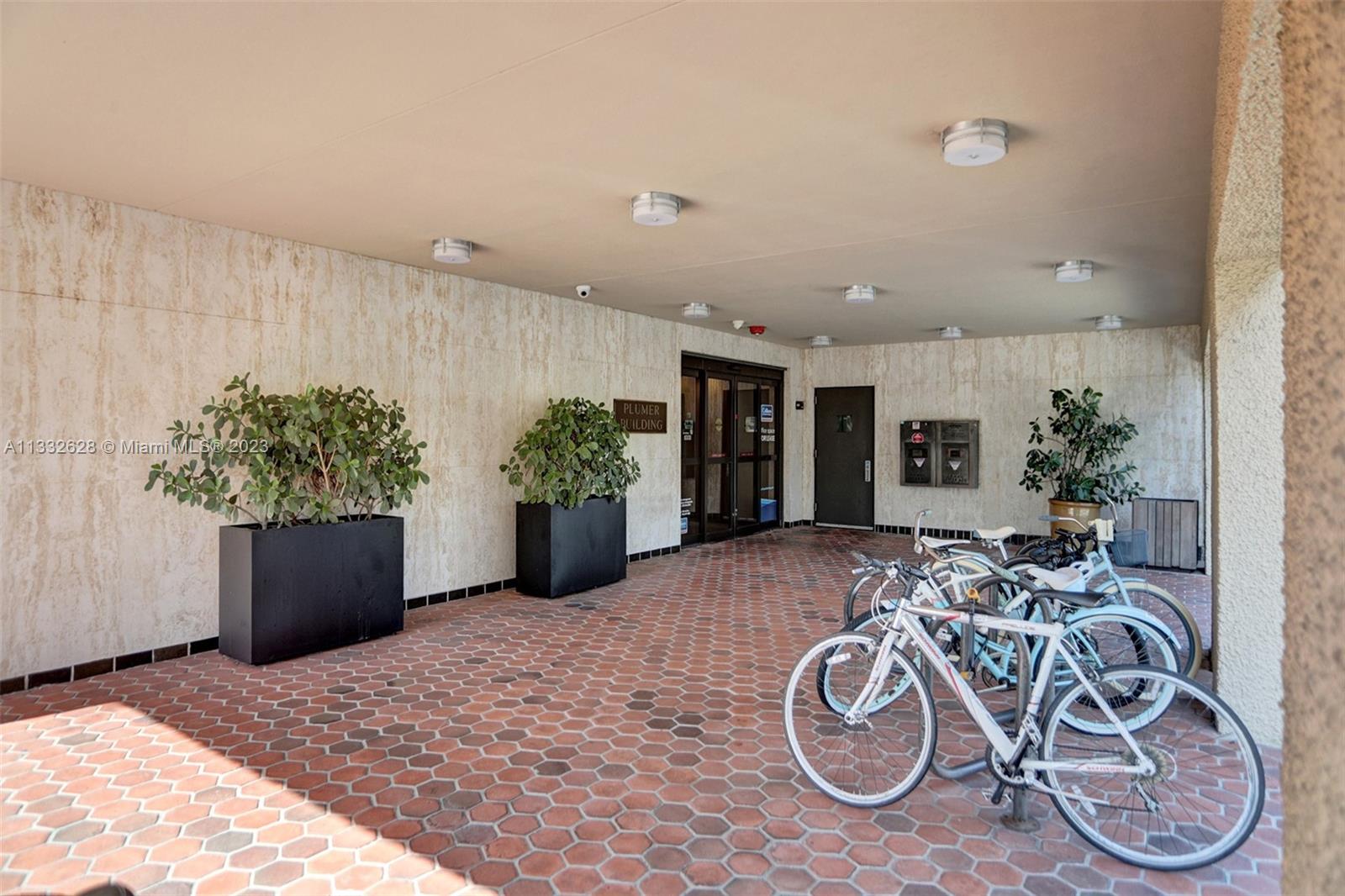 5915 Ponce De Leon Blvd Unit: 64