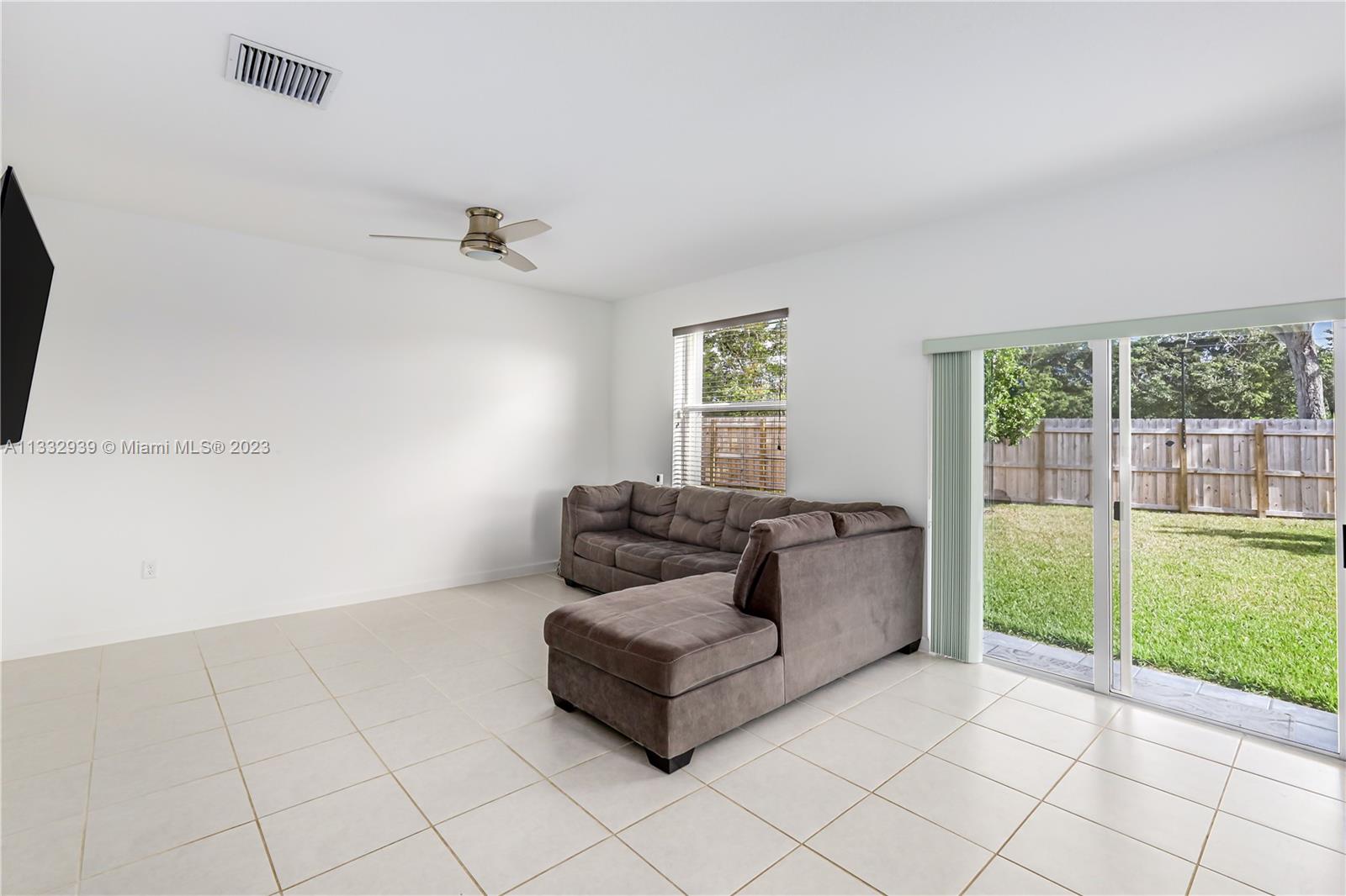 1429 SE 27th Ter