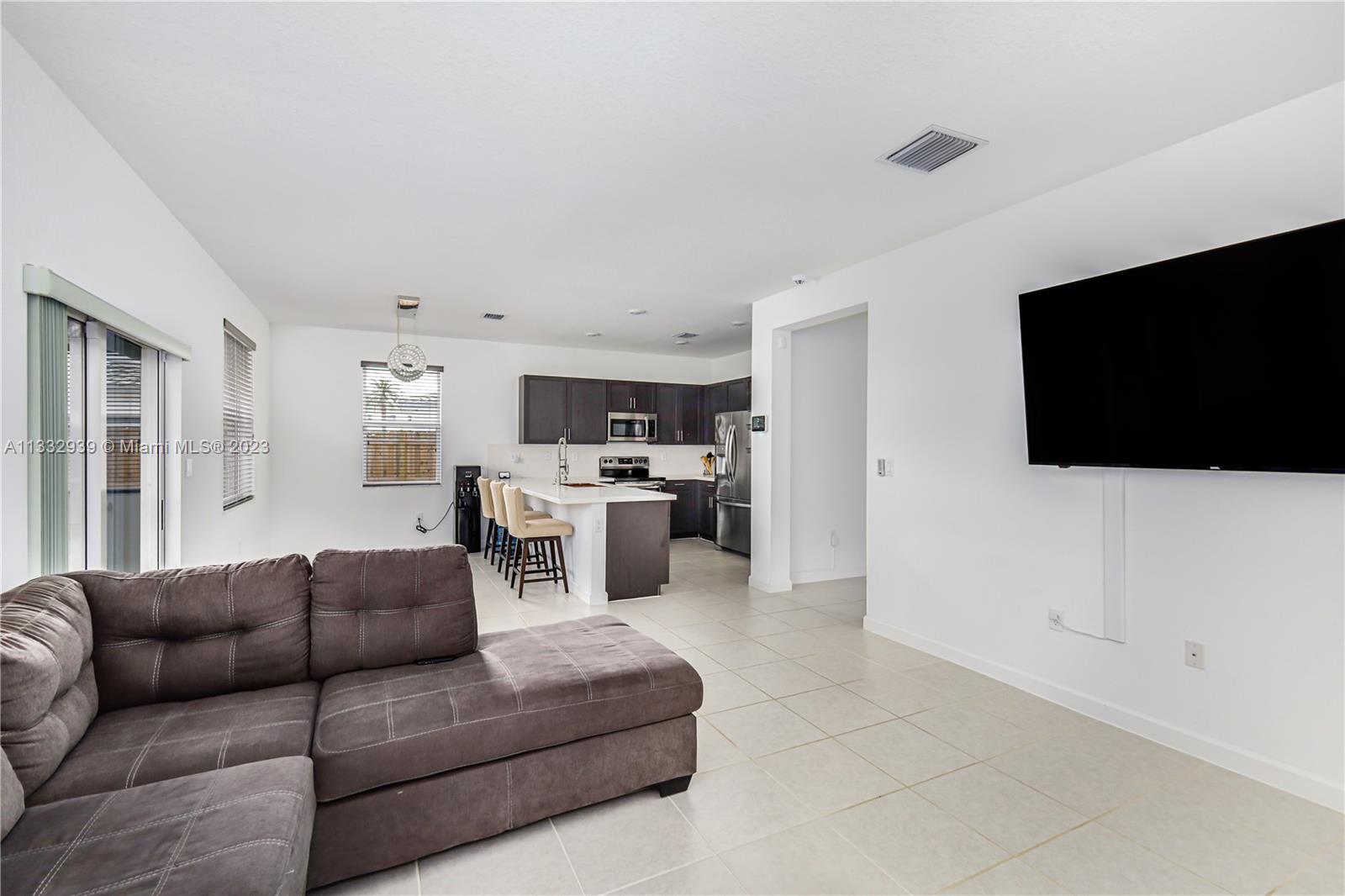 1429 SE 27th Ter