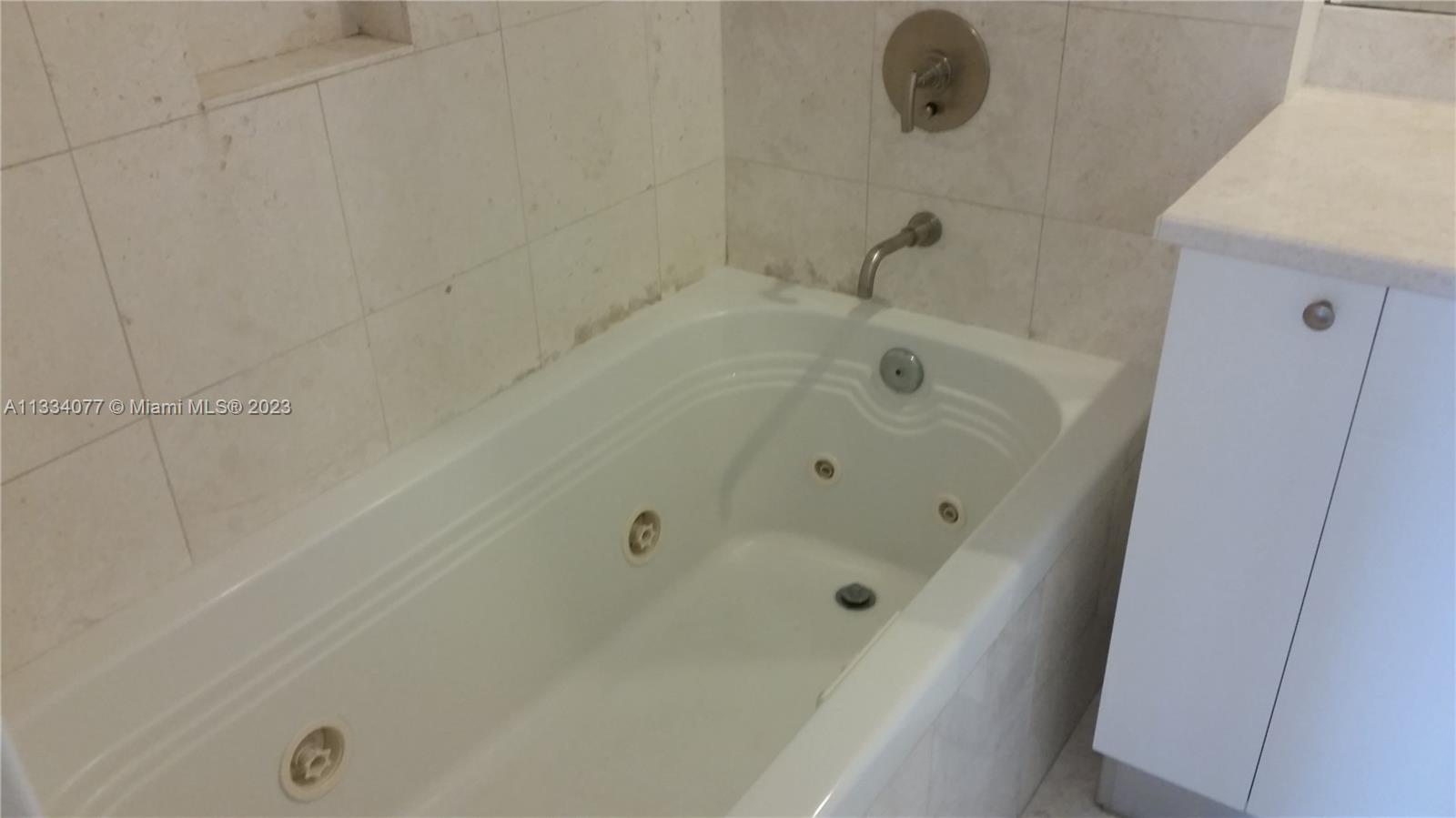 901 Brickell Key Blvd Unit: 1401
