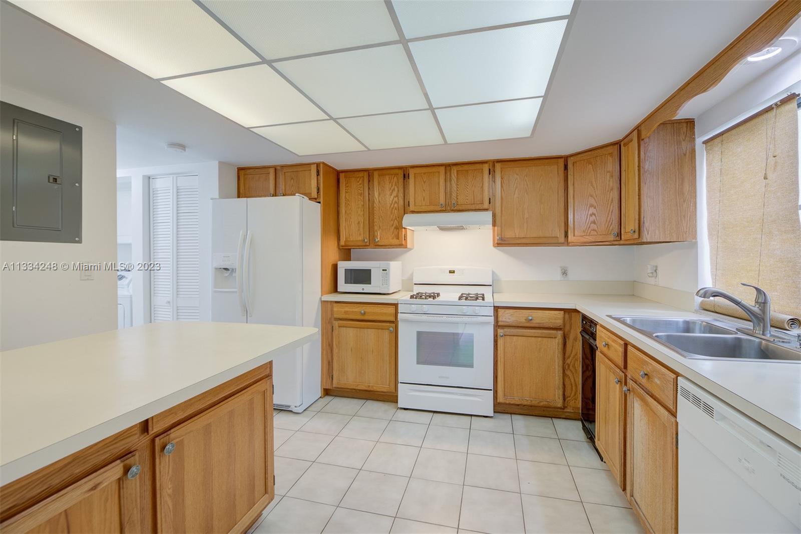 11017 SW 113th Pl Unit: 11017