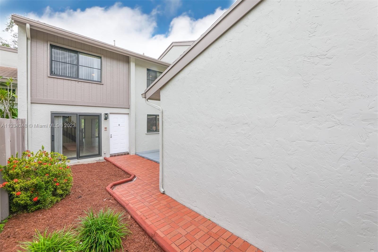 11017 SW 113th Pl Unit: 11017