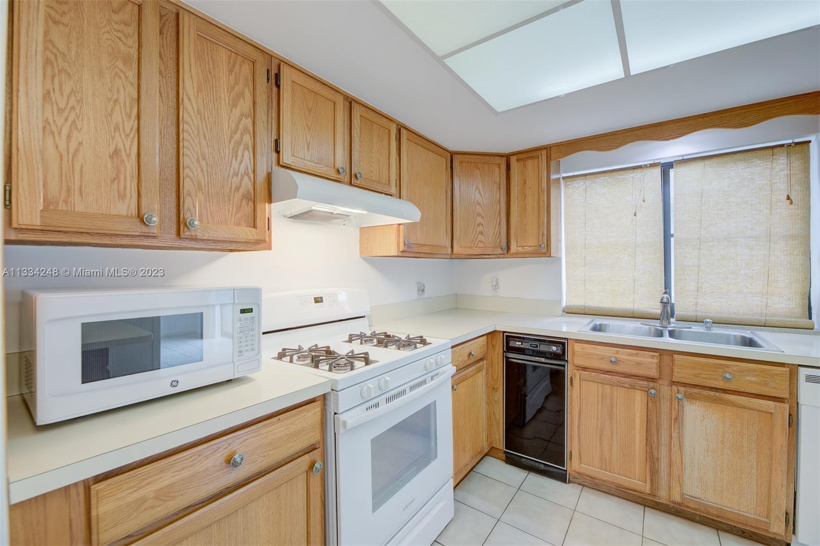 11017 SW 113th Pl Unit: 11017