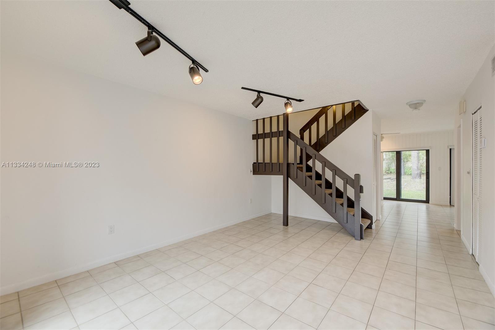 11017 SW 113th Pl Unit: 11017