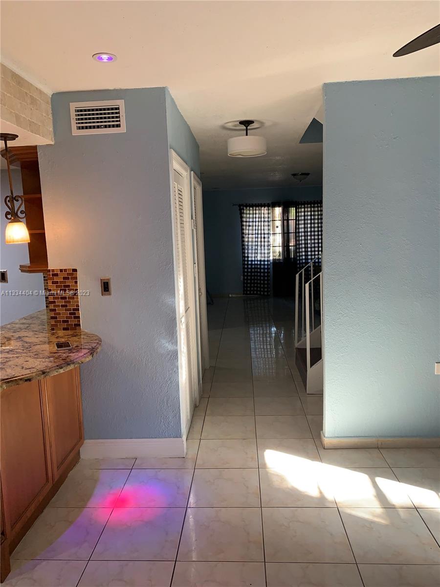 8150 W 8th Ct