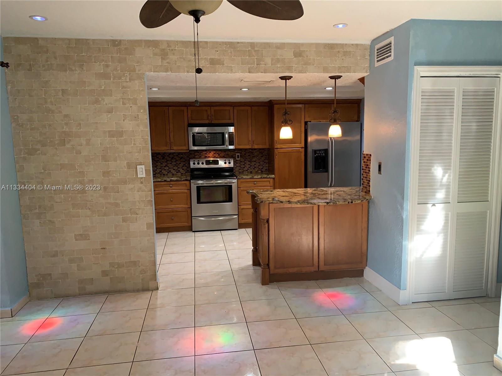 8150 W 8th Ct