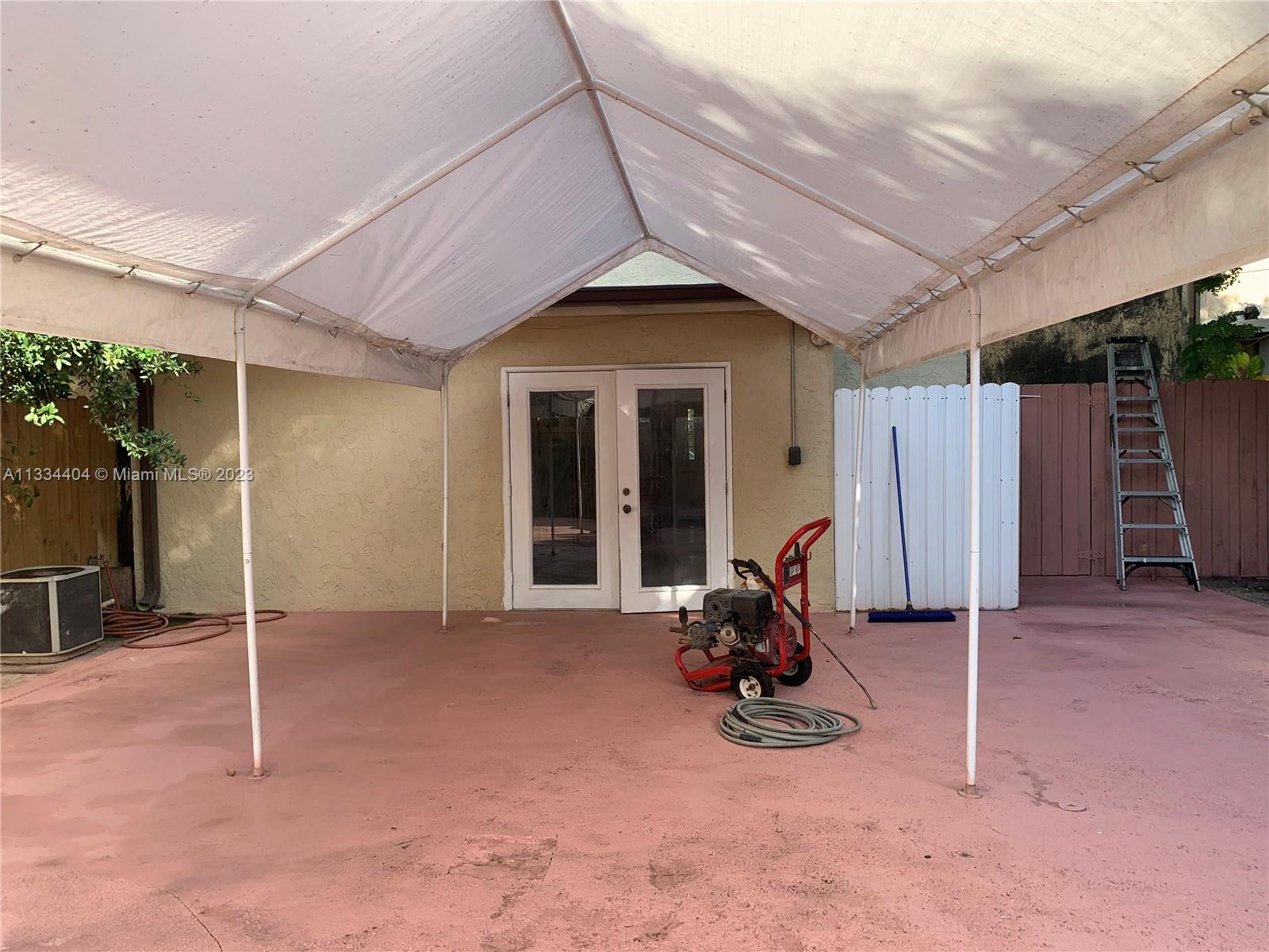 8150 W 8th Ct