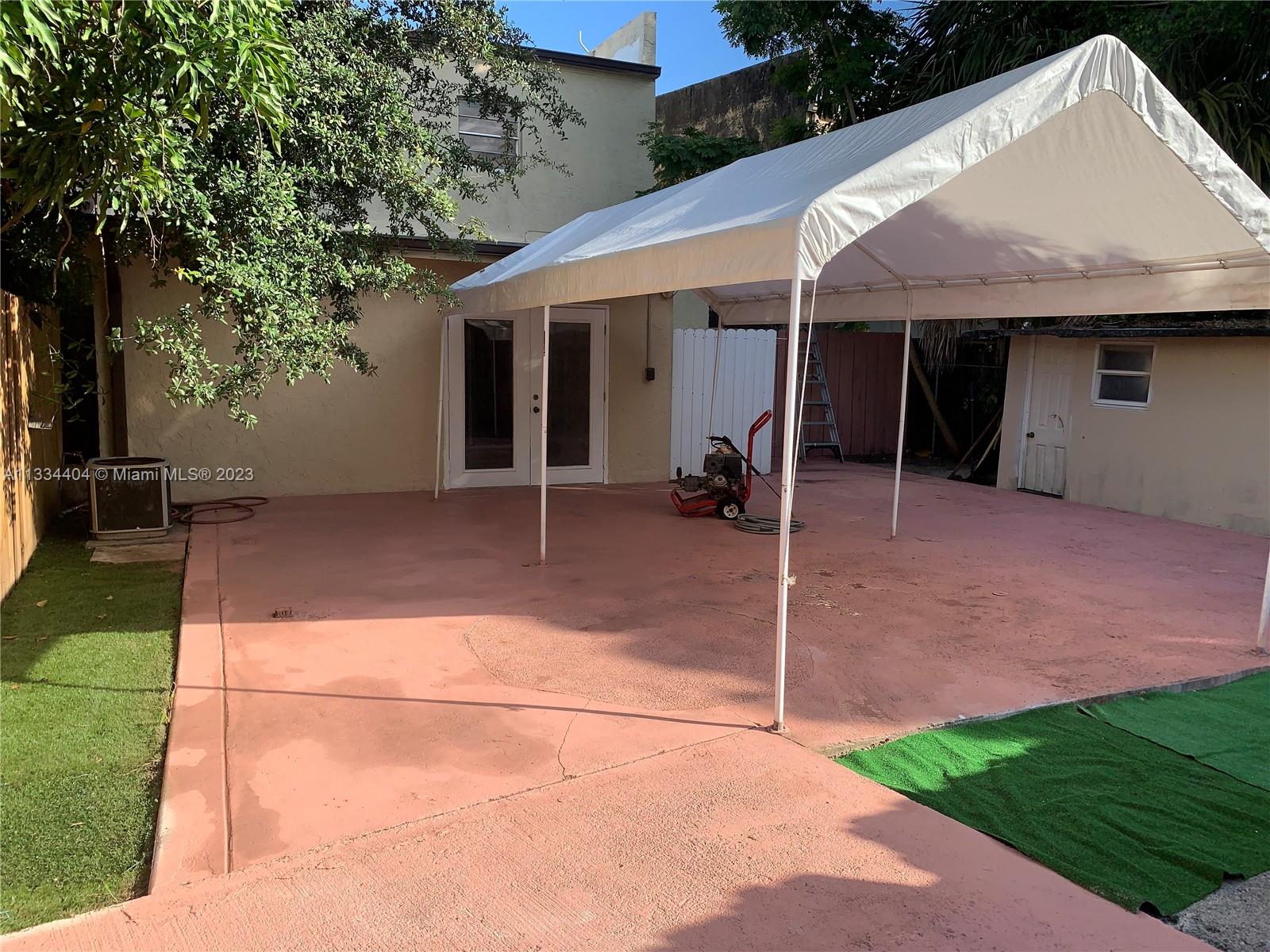 8150 W 8th Ct
