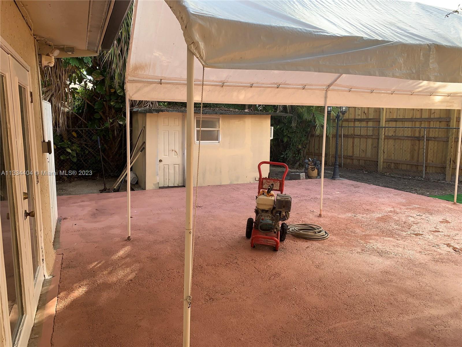 8150 W 8th Ct