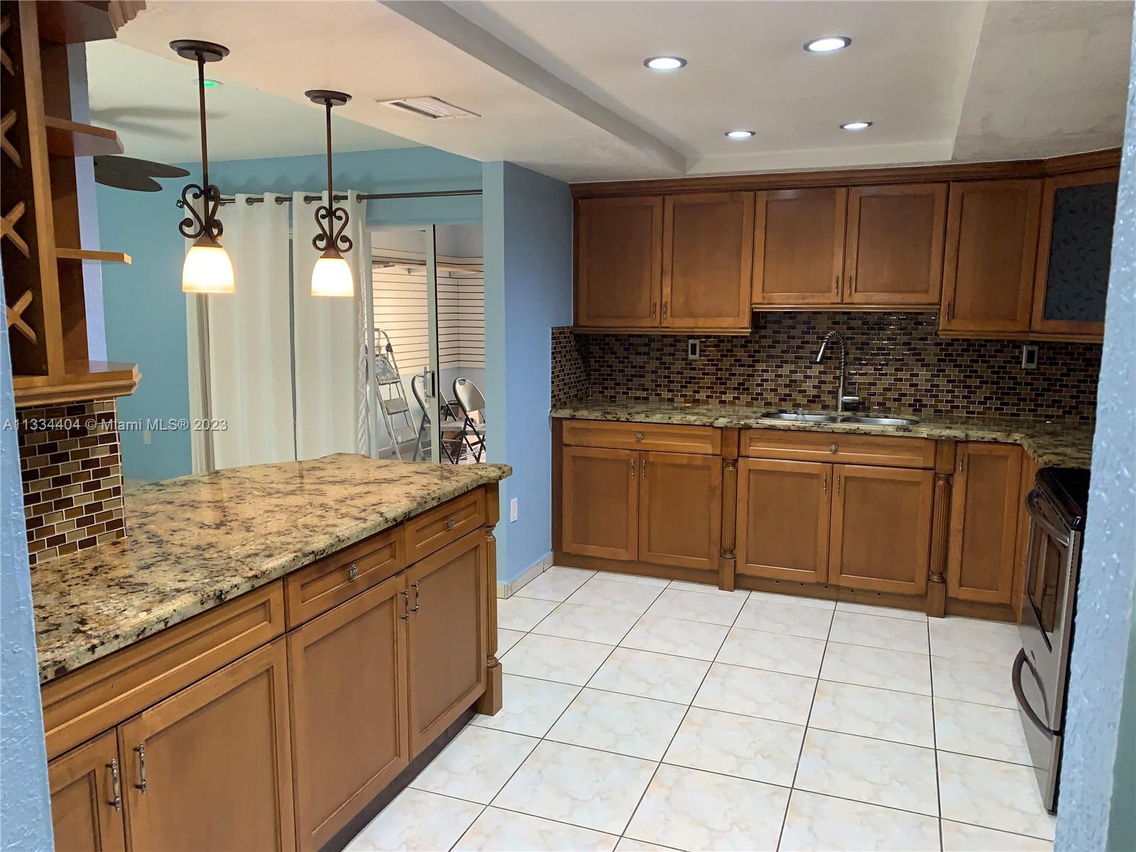 8150 W 8th Ct