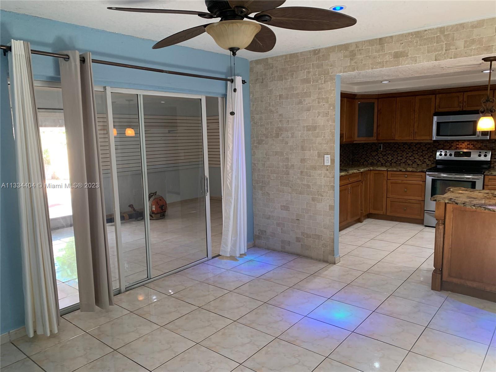 8150 W 8th Ct