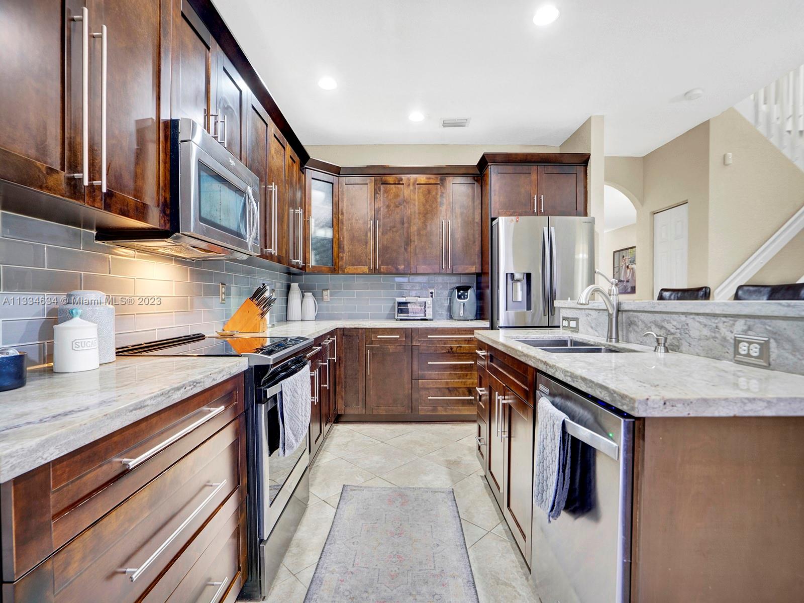 2214 SE 23rd Ave Unit: 2214