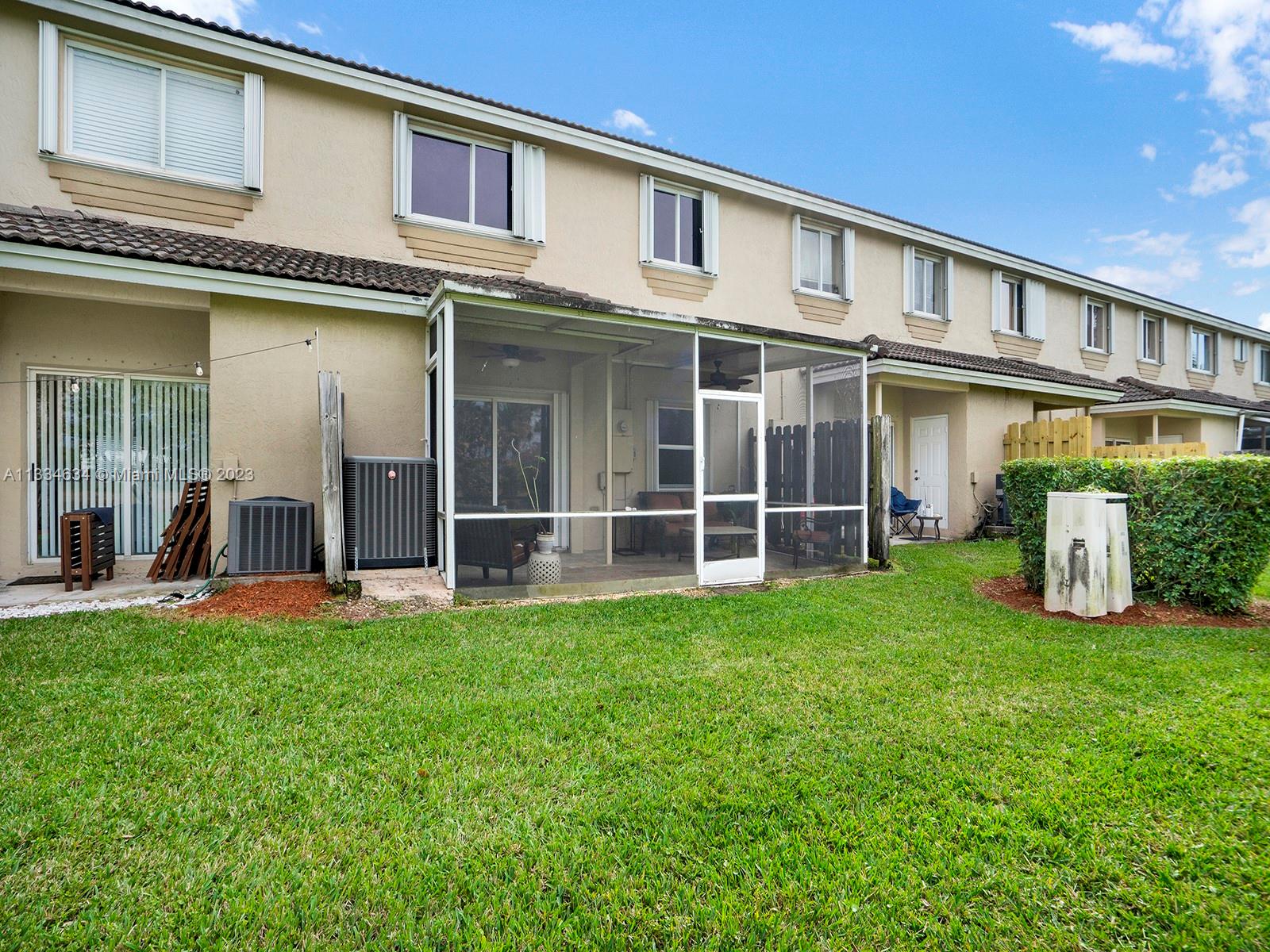 2214 SE 23rd Ave Unit: 2214