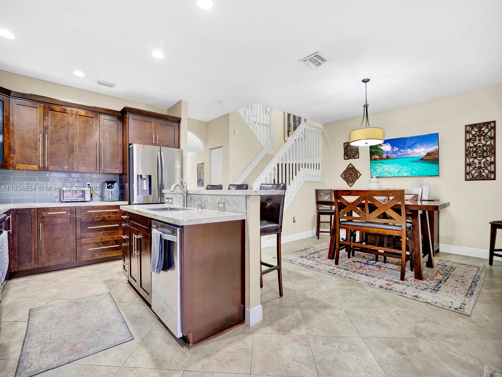 2214 SE 23rd Ave Unit: 2214