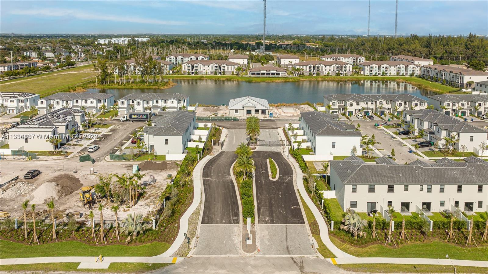 525 NW 203rd Rd St Unit: 525