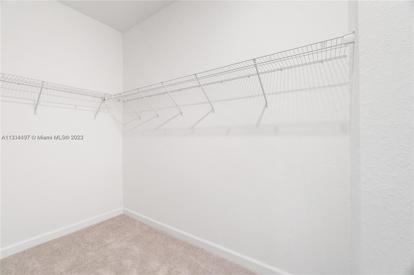 525 NW 203rd Rd St Unit: 525