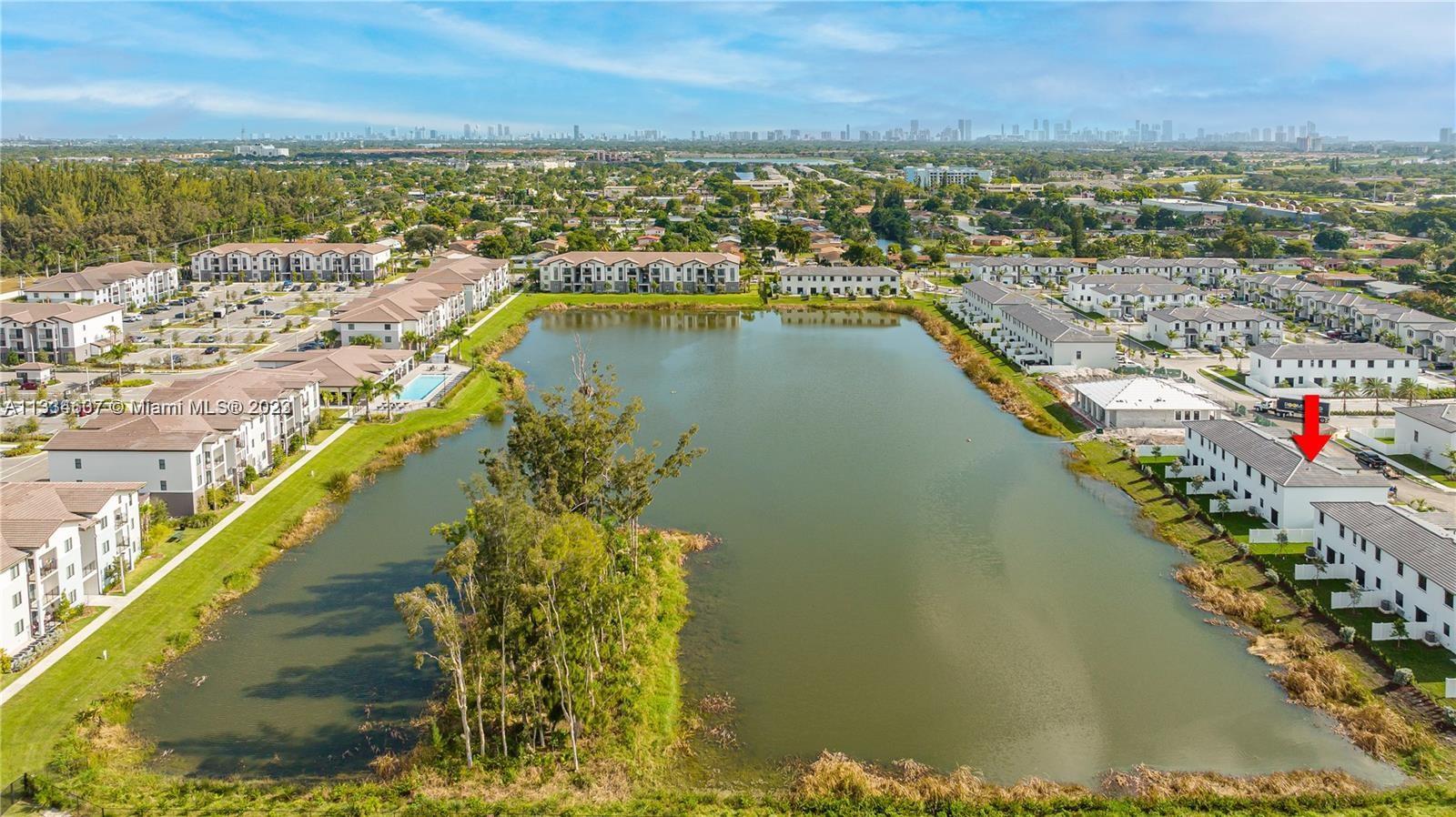 525 NW 203rd Rd St Unit: 525
