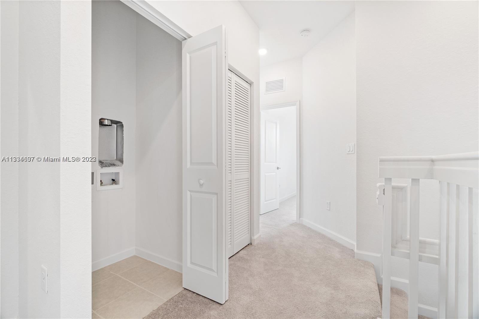 525 NW 203rd Rd St Unit: 525