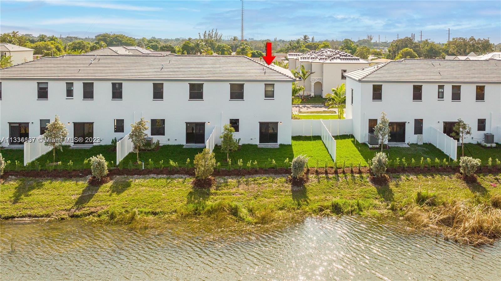 525 NW 203rd Rd St Unit: 525