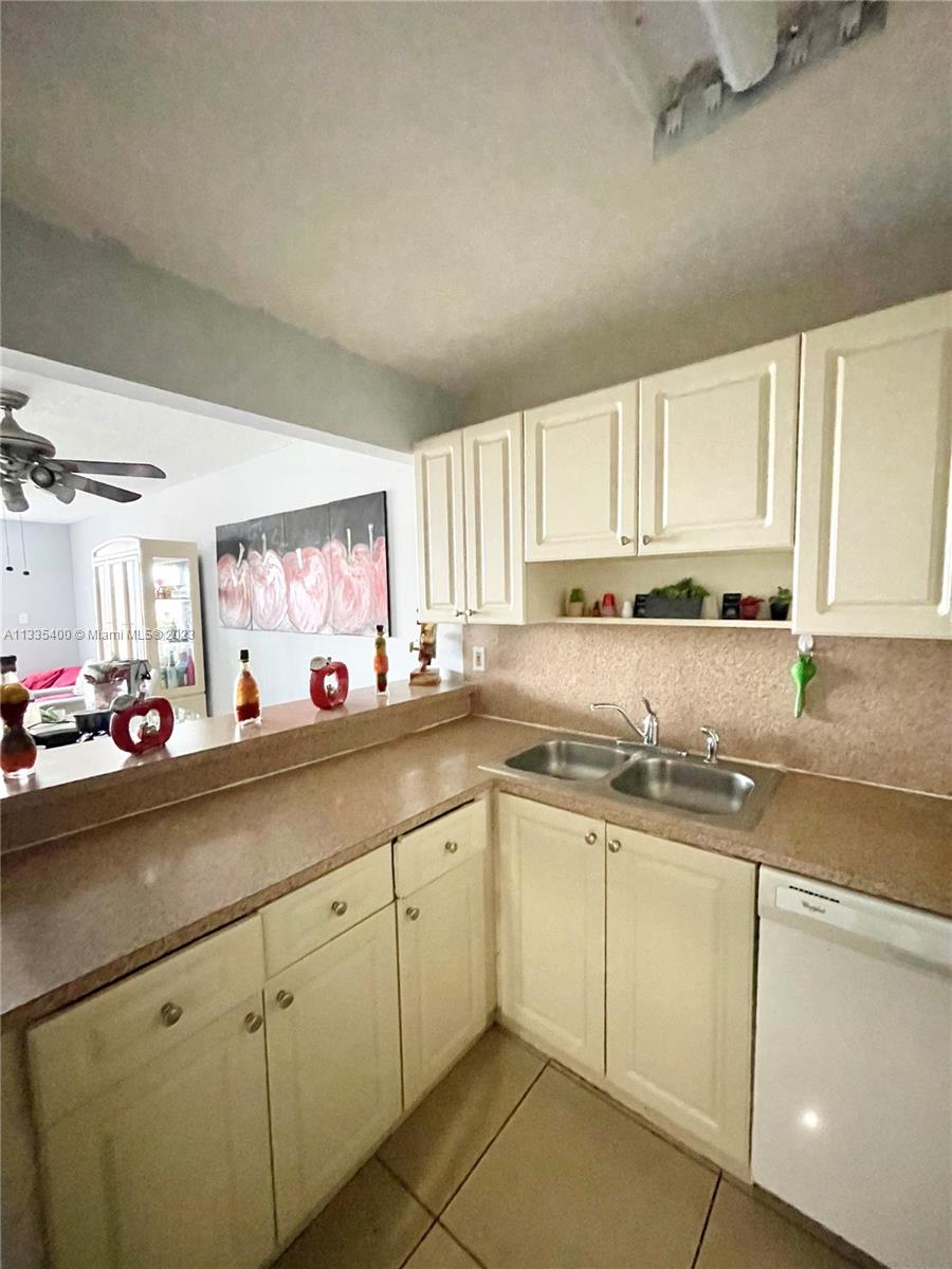 6950 Miami Gardens Dr Unit: 2-508
