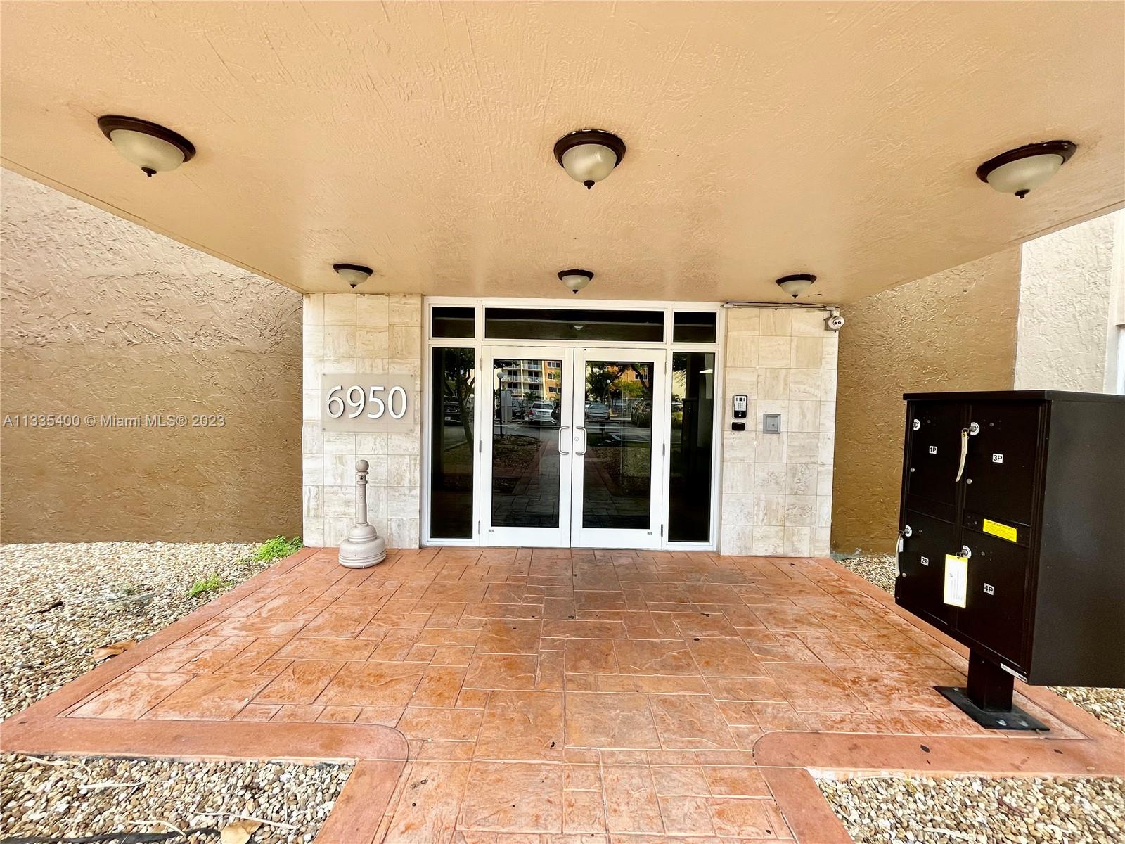 6950 Miami Gardens Dr Unit: 2-508