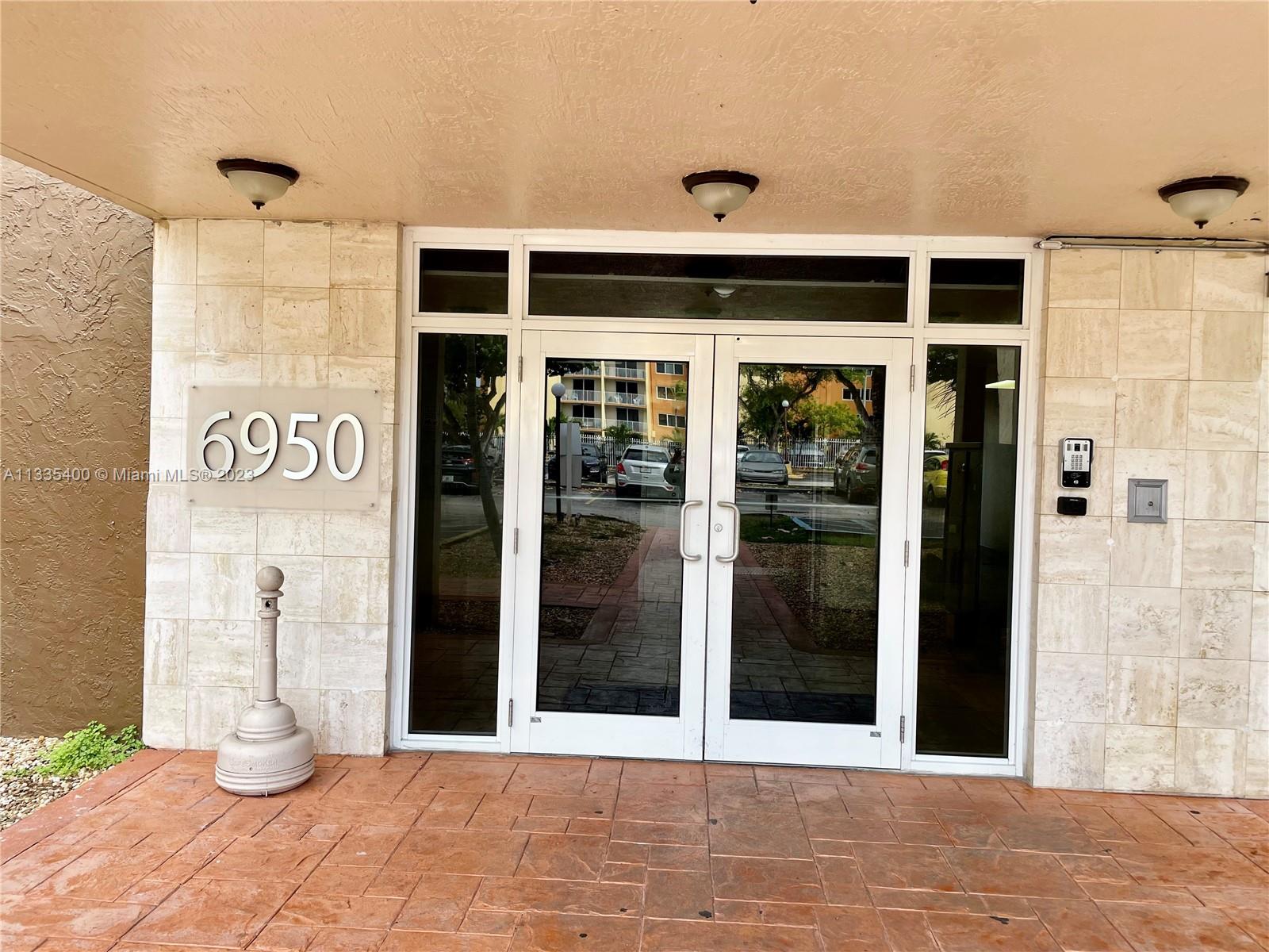 6950 Miami Gardens Dr Unit: 2-508