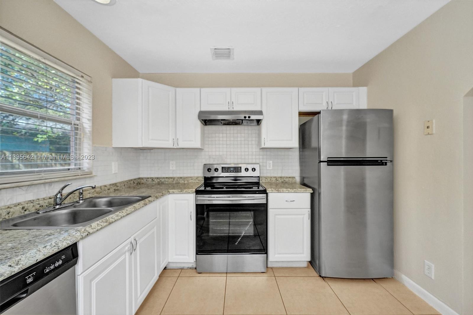 2725 SW 15th Ave Unit: 2