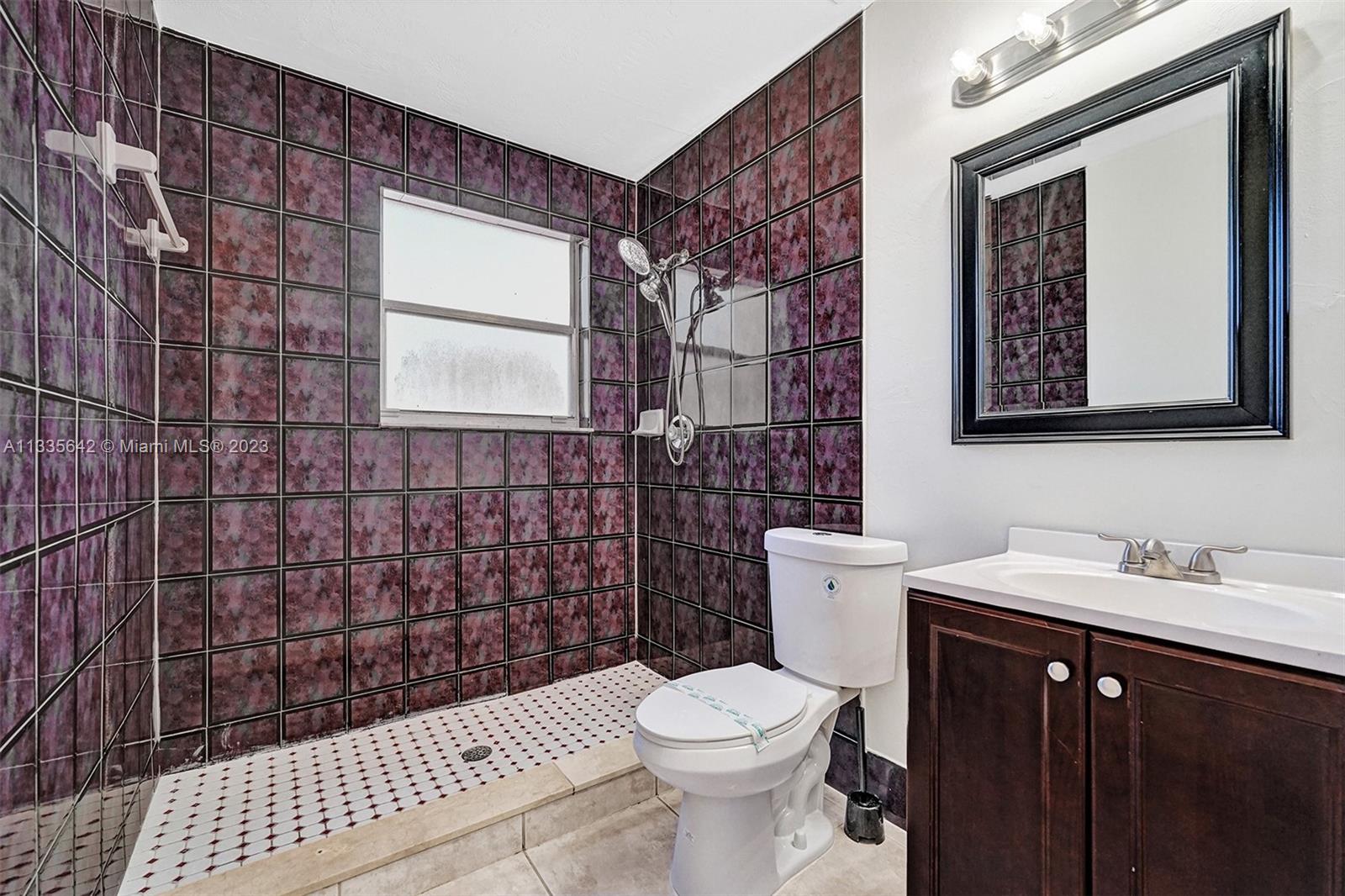 2725 SW 15th Ave Unit: 2