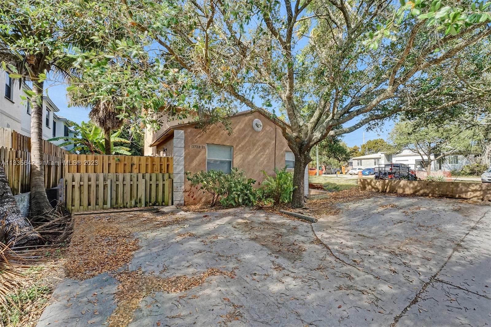 2725 SW 15th Ave Unit: 2