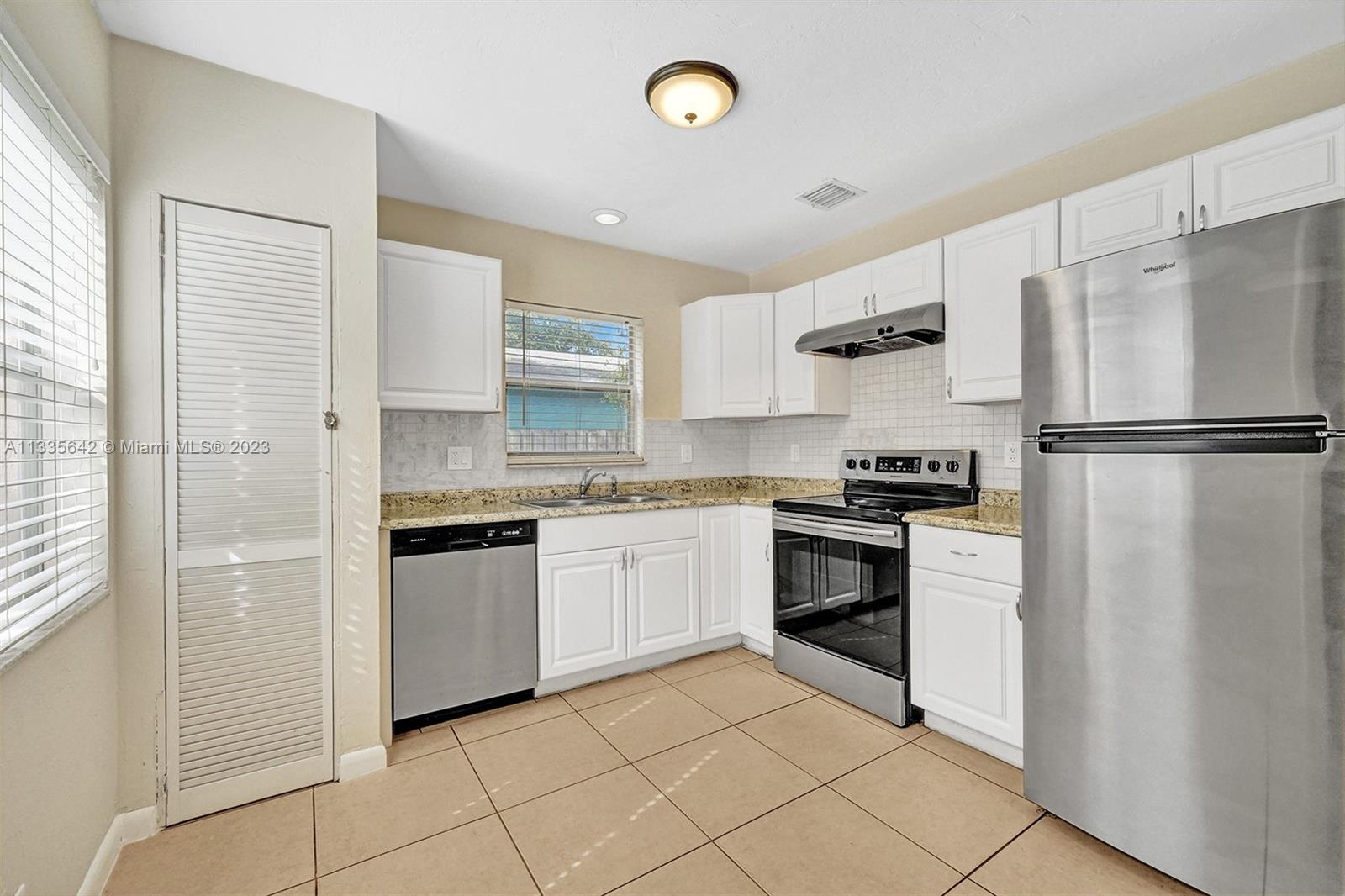 2725 SW 15th Ave Unit: 2