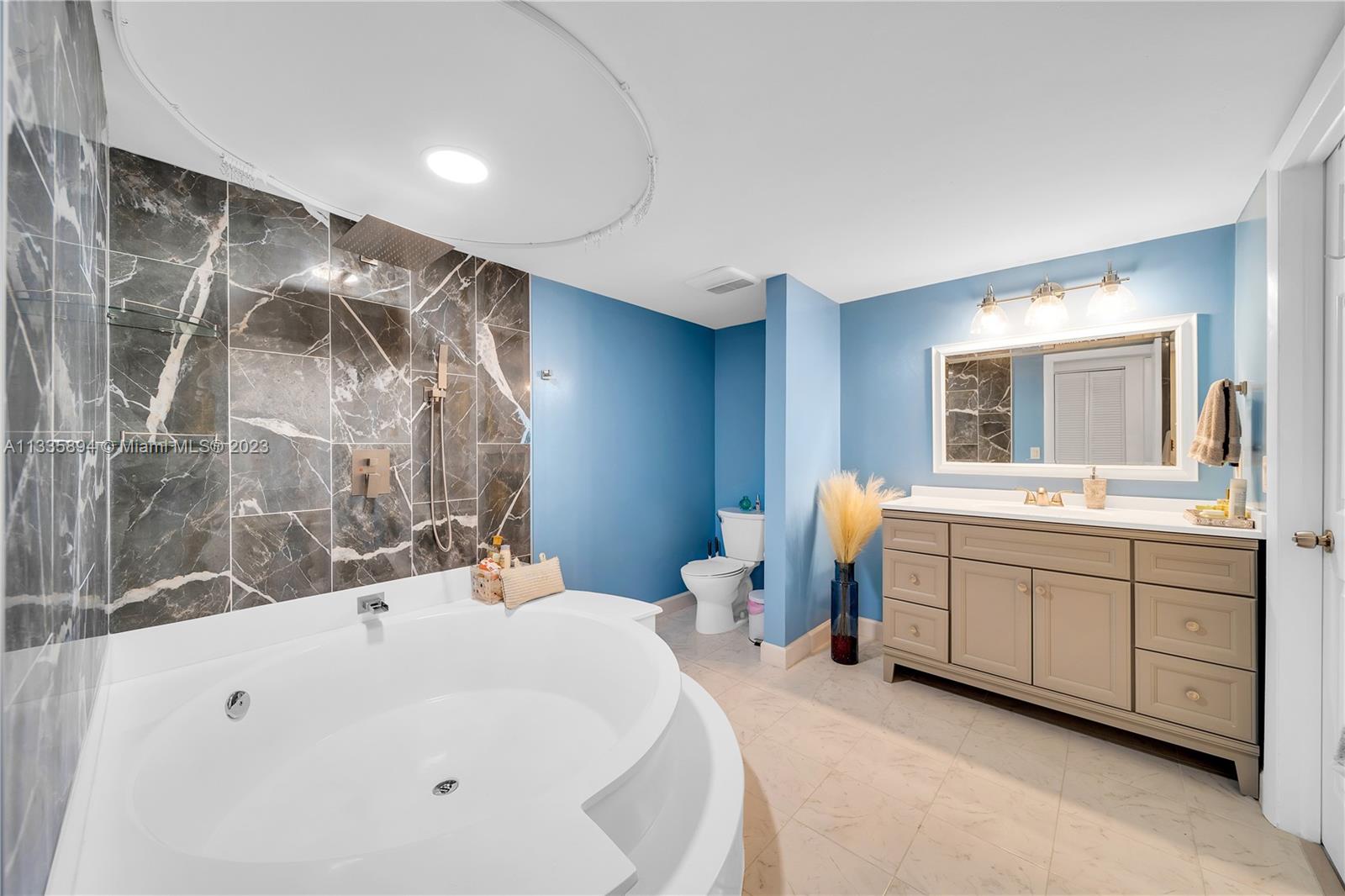 11527 SW 64th St Unit: E82