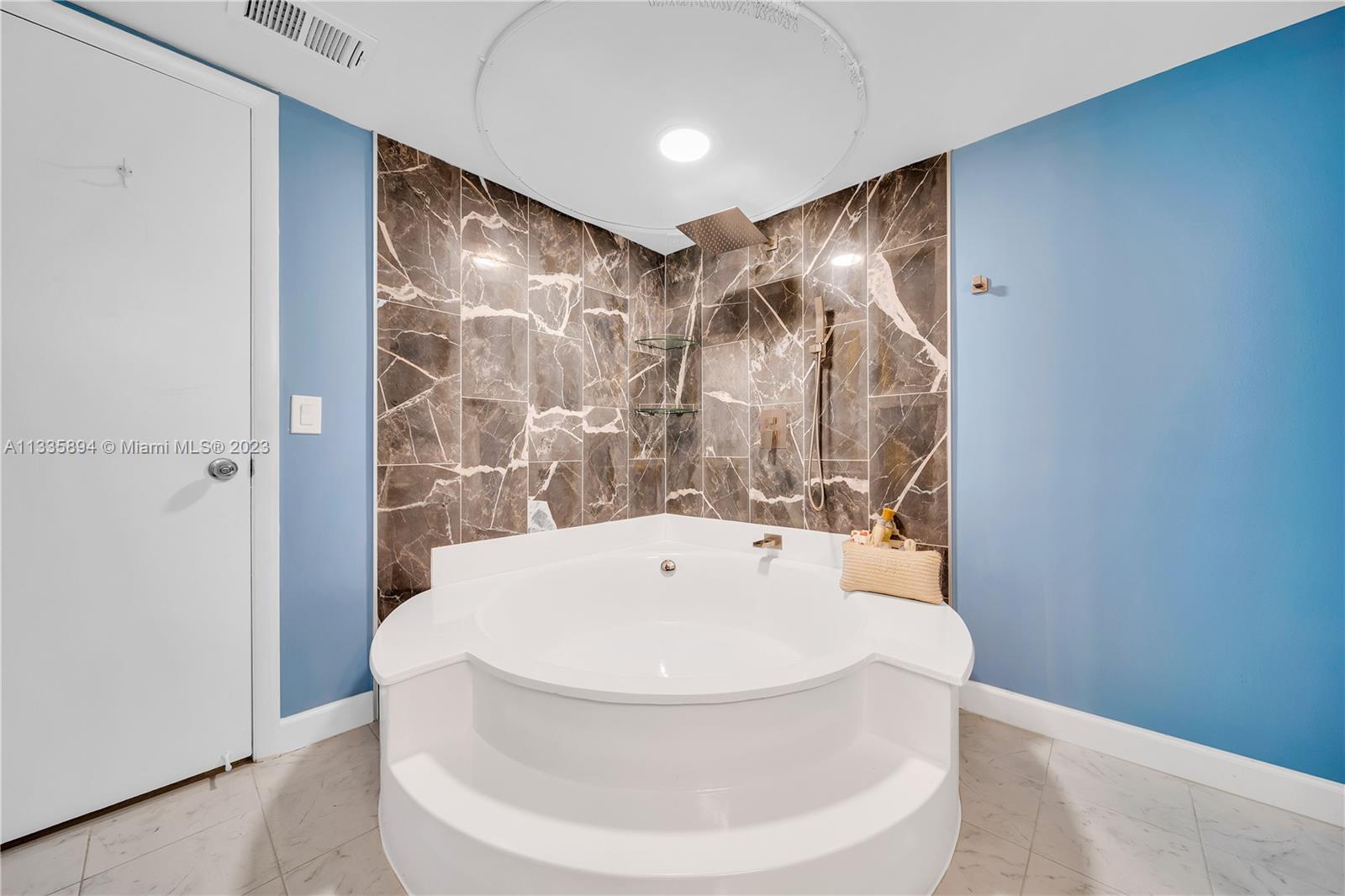 11527 SW 64th St Unit: E82