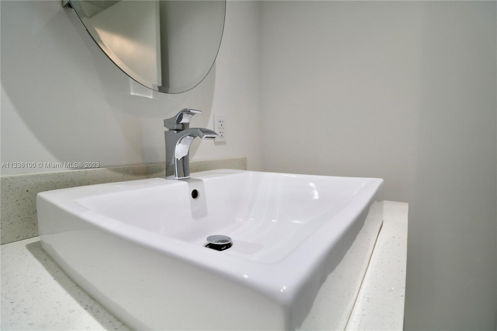 10 SW South River Dr Unit: 706