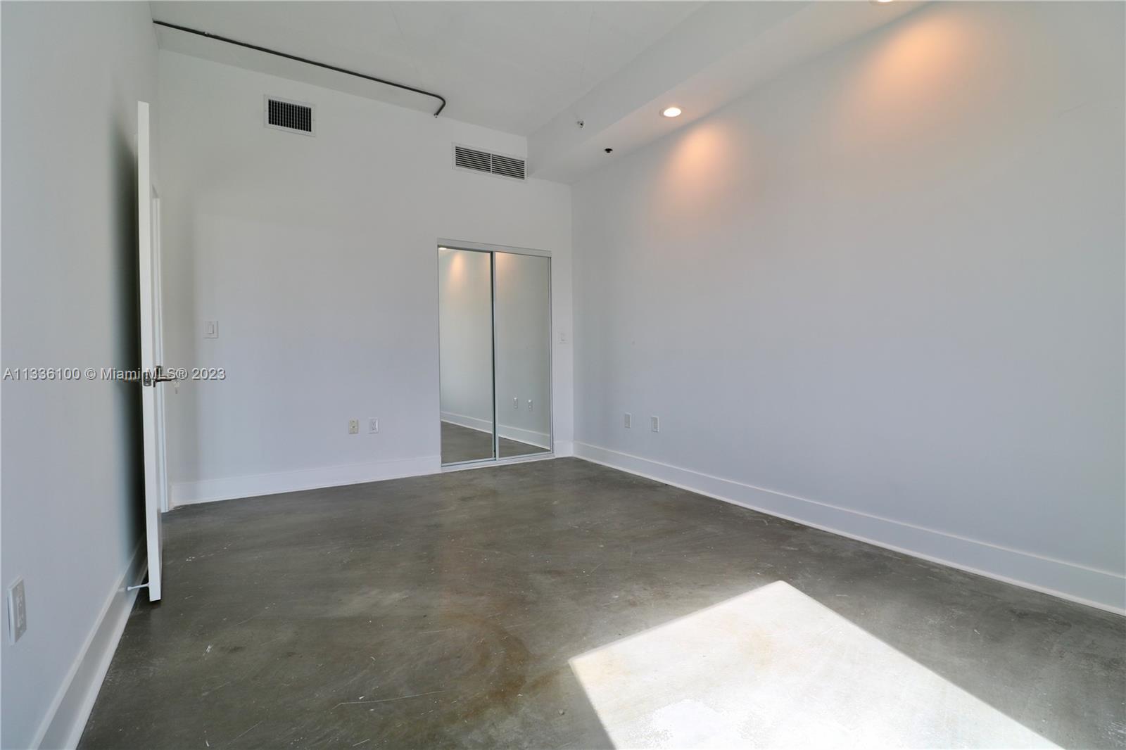 10 SW South River Dr Unit: 706