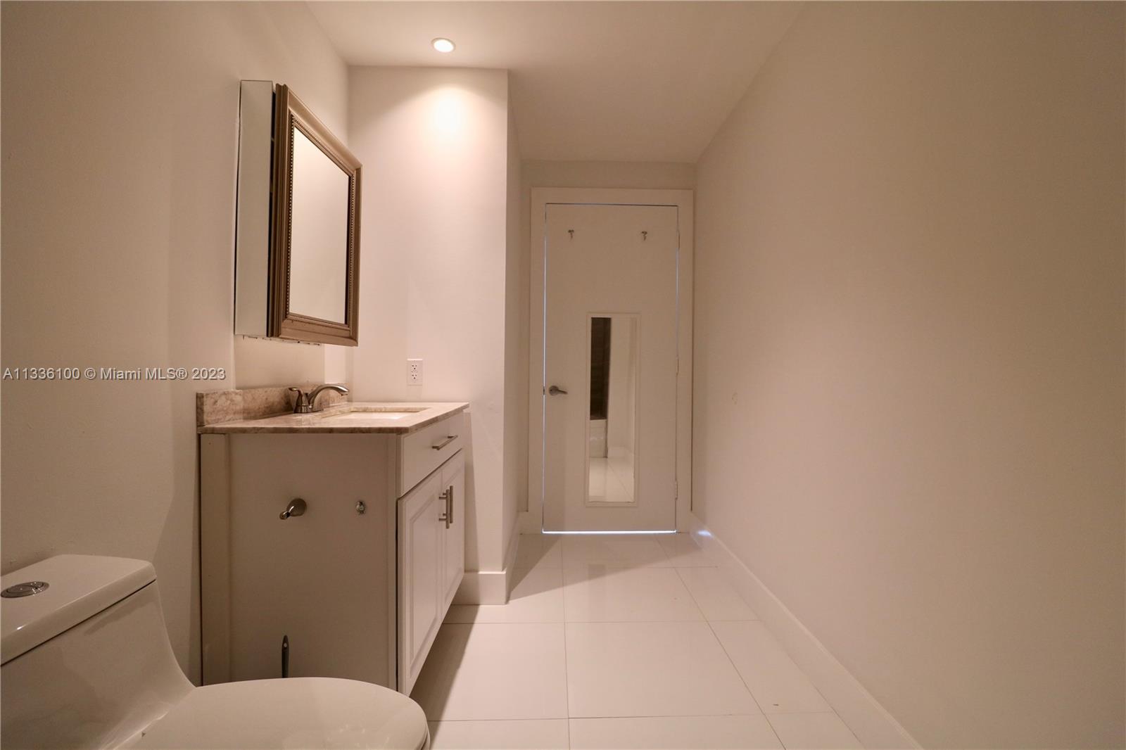 10 SW South River Dr Unit: 706