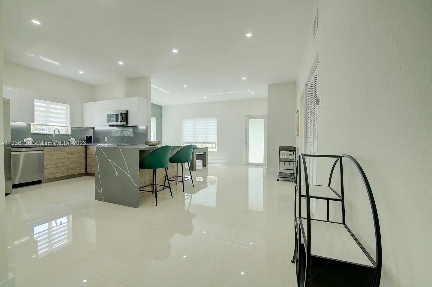 291 NE 47th St