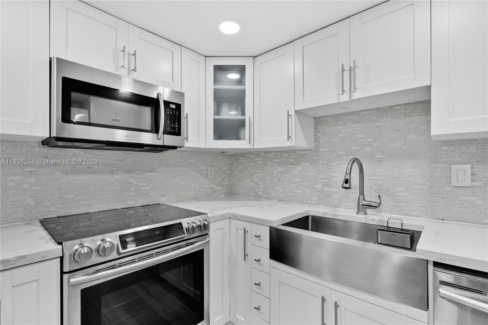 1450 Brickell Bay Dr Unit: 1006