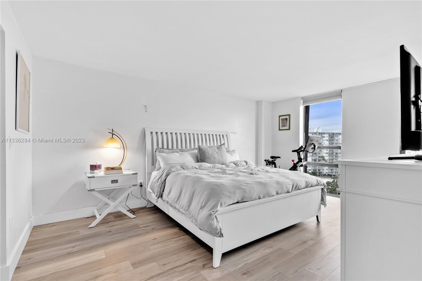 1450 Brickell Bay Dr Unit: 1006