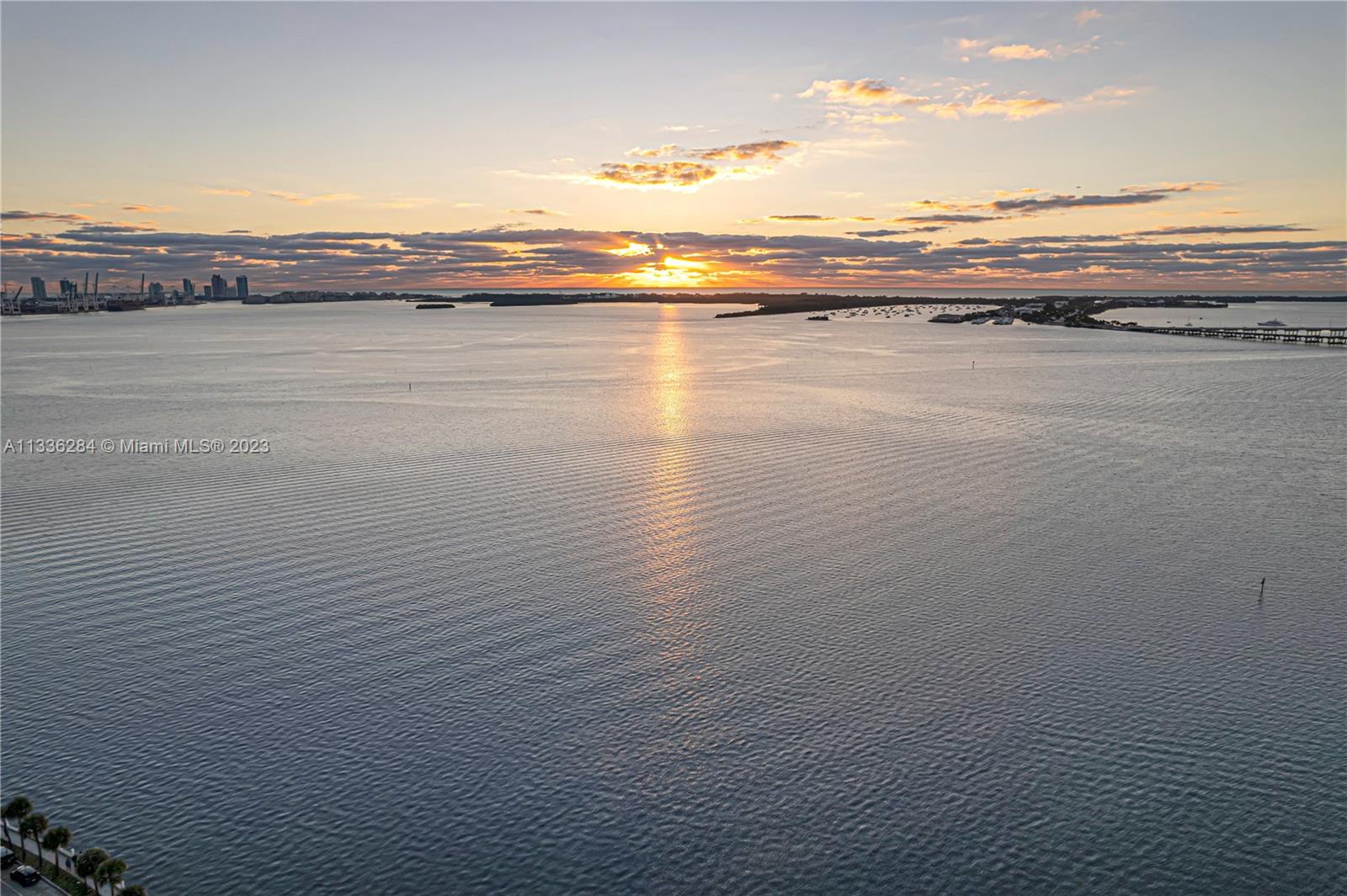 1450 Brickell Bay Dr Unit: 1006